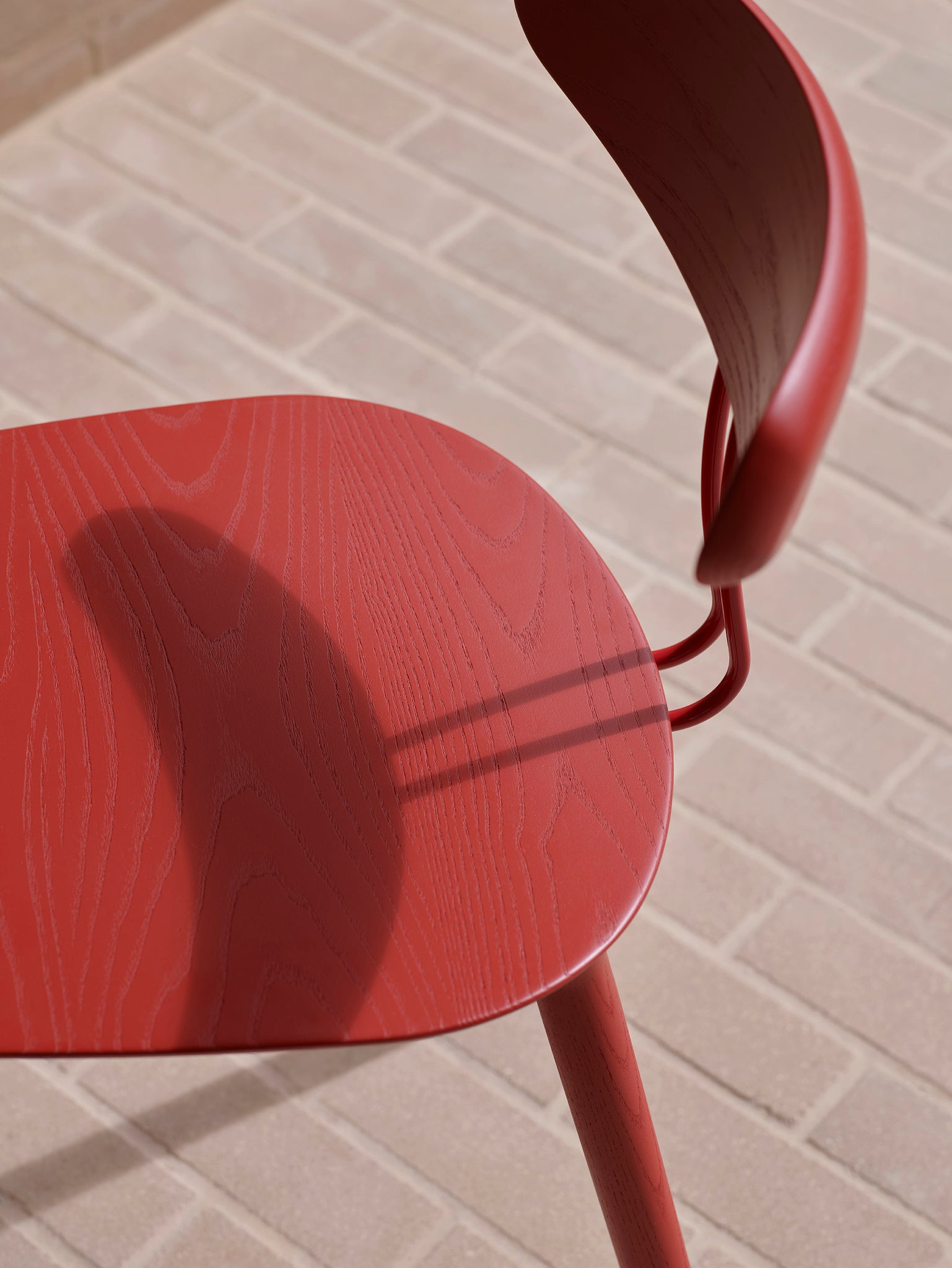 Mast Furniture Stem chair in red